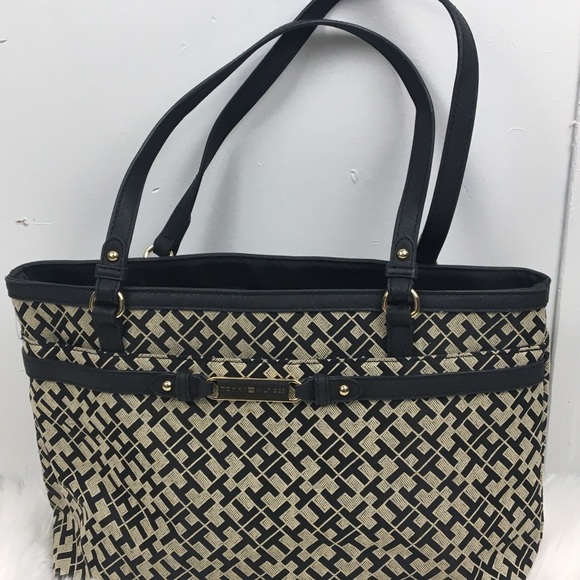 Tommy Hilfiger Handbags - Tommy Hilfiger tote.